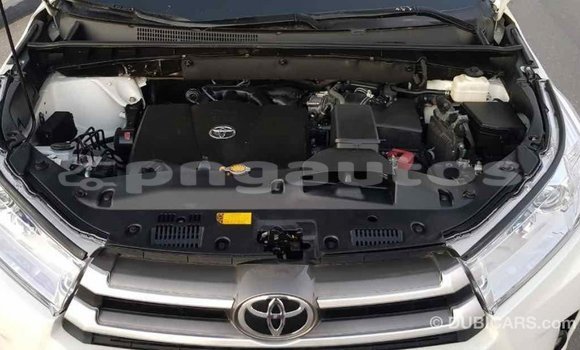 Buy Import Toyota Highlander White Car in Import - Dubai in Enga Buy Import Toyota Highlander White Car in Import - Dubai in Enga