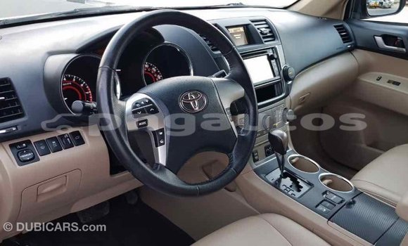 Buy Import Toyota Highlander Green Car in Import - Dubai in Enga Buy Import Toyota Highlander Green Car in Import - Dubai in Enga