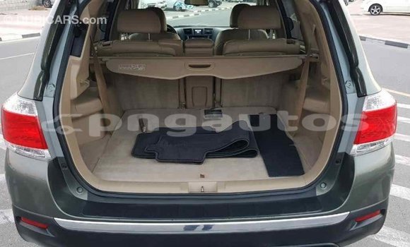 Buy Import Toyota Highlander Green Car in Import - Dubai in Enga Buy Import Toyota Highlander Green Car in Import - Dubai in Enga