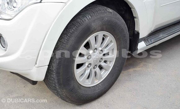 Buy Import Mitsubishi Pajero White Car in Import - Dubai in Enga Buy Import Mitsubishi Pajero White Car in Import - Dubai in Enga