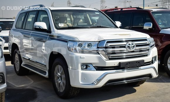 Buy Import Toyota Land Cruiser White Car in Import - Dubai in Enga Buy Import Toyota Land Cruiser White Car in Import - Dubai in Enga