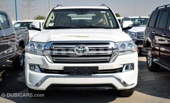 Buy Import Toyota Land Cruiser White Car in Import - Dubai in Enga Buy Import Toyota Land Cruiser White Car in Import - Dubai in Enga