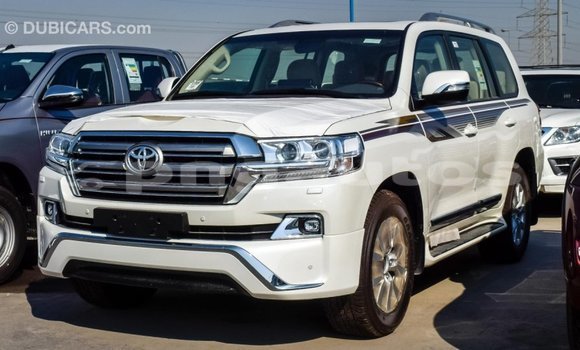 Buy Import Toyota Land Cruiser White Car in Import - Dubai in Enga Buy Import Toyota Land Cruiser White Car in Import - Dubai in Enga