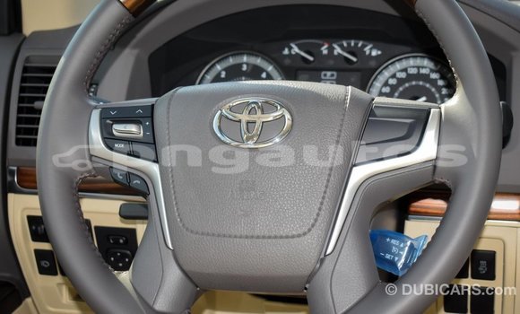 Buy Import Toyota Land Cruiser White Car in Import - Dubai in Enga Buy Import Toyota Land Cruiser White Car in Import - Dubai in Enga