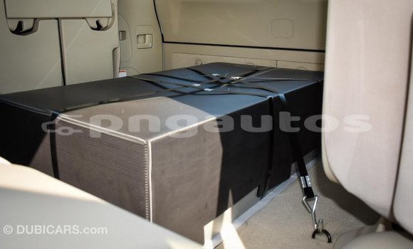 Buy Import Toyota Land Cruiser White Car in Import - Dubai in Enga Buy Import Toyota Land Cruiser White Car in Import - Dubai in Enga