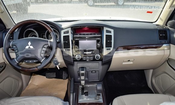Buy Import Mitsubishi Pajero White Car in Import - Dubai in Enga Buy Import Mitsubishi Pajero White Car in Import - Dubai in Enga