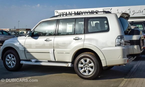 Buy Import Mitsubishi Pajero White Car in Import - Dubai in Enga Buy Import Mitsubishi Pajero White Car in Import - Dubai in Enga