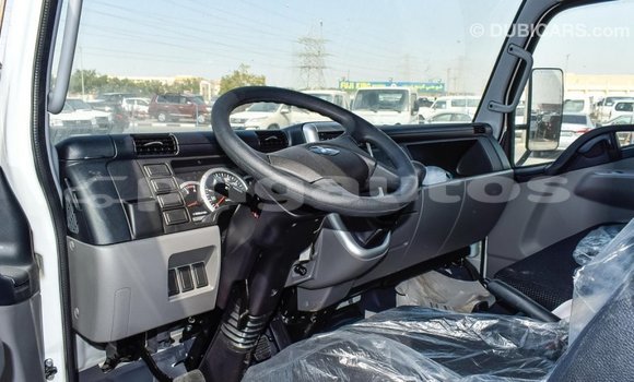 Buy Import Mitsubishi Carisma White Car in Import - Dubai in Enga Buy Import Mitsubishi Carisma White Car in Import - Dubai in Enga