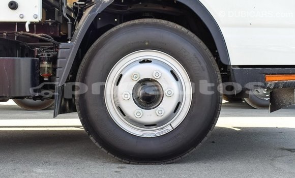 Buy Import Mitsubishi Carisma White Car in Import - Dubai in Enga Buy Import Mitsubishi Carisma White Car in Import - Dubai in Enga