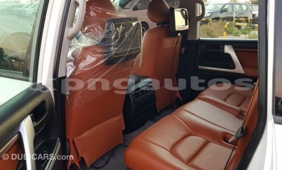 Buy Import Toyota Land Cruiser White Car in Import - Dubai in Enga Buy Import Toyota Land Cruiser White Car in Import - Dubai in Enga