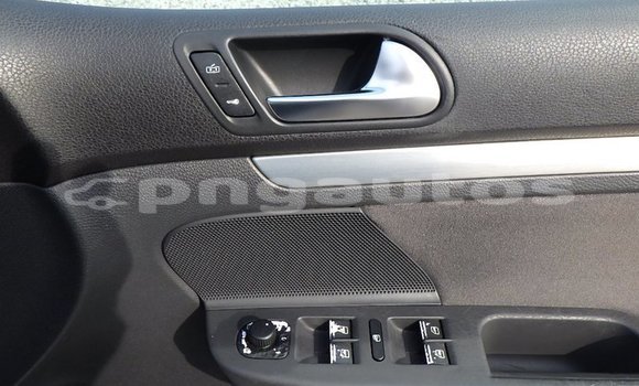 Buy Import Volkswagen Golf Silver Car in Port Moresby in National Capital District Buy Import Volkswagen Golf Silver Car in Port Moresby in National Capital District