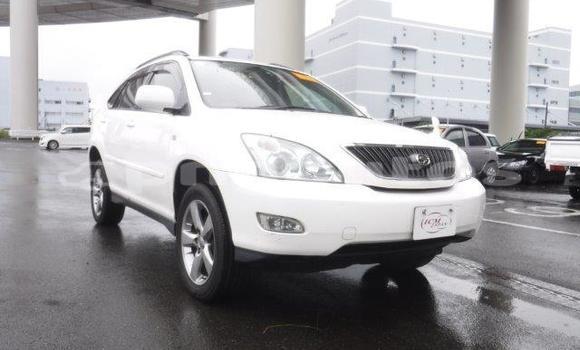 Buy Import Toyota Harrier White Car in Port Moresby in National Capital District Buy Import Toyota Harrier White Car in Port Moresby in National Capital District