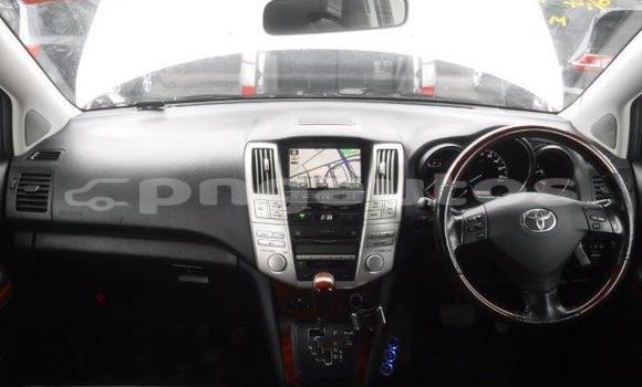 Buy Import Toyota Harrier White Car in Port Moresby in National Capital District Buy Import Toyota Harrier White Car in Port Moresby in National Capital District