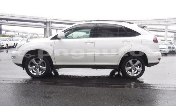 Buy Import Toyota Harrier White Car in Port Moresby in National Capital District Buy Import Toyota Harrier White Car in Port Moresby in National Capital District