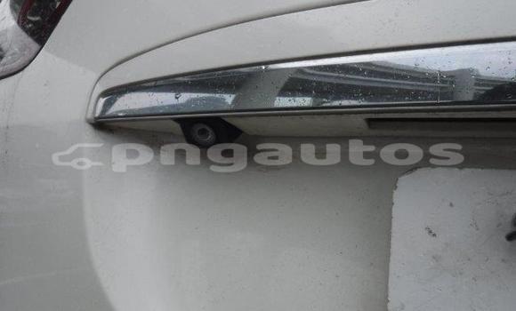 Buy Import Toyota Harrier White Car in Port Moresby in National Capital District Buy Import Toyota Harrier White Car in Port Moresby in National Capital District