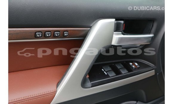 Buy Import Toyota Land Cruiser White Car in Import - Dubai in Enga Buy Import Toyota Land Cruiser White Car in Import - Dubai in Enga