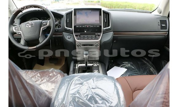Buy Import Toyota Land Cruiser White Car in Import - Dubai in Enga Buy Import Toyota Land Cruiser White Car in Import - Dubai in Enga