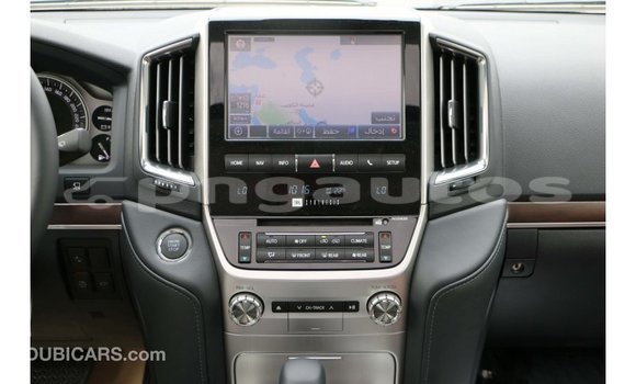 Buy Import Toyota Land Cruiser White Car in Import - Dubai in Enga Buy Import Toyota Land Cruiser White Car in Import - Dubai in Enga