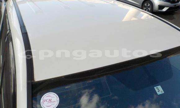 Buy Import Toyota RAV4 White Car in Port Moresby in National Capital District Buy Import Toyota RAV4 White Car in Port Moresby in National Capital District