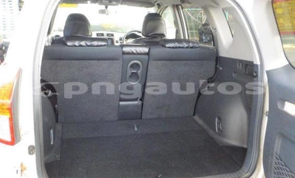 Buy Import Toyota RAV4 White Car in Port Moresby in National Capital District Buy Import Toyota RAV4 White Car in Port Moresby in National Capital District