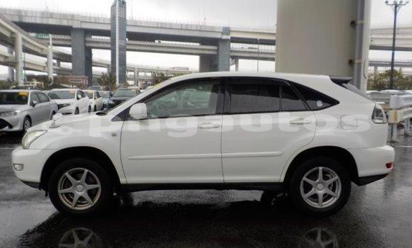 Buy Import Toyota Harrier White Car in Port Moresby in National Capital District Buy Import Toyota Harrier White Car in Port Moresby in National Capital District