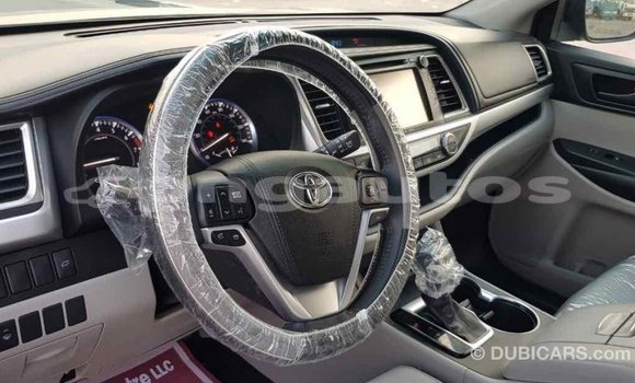 Buy Import Toyota Highlander Other Car in Import - Dubai in Enga Buy Import Toyota Highlander Other Car in Import - Dubai in Enga