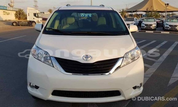 Buy Import Toyota Sienna White Car in Import - Dubai in Enga Buy Import Toyota Sienna White Car in Import - Dubai in Enga