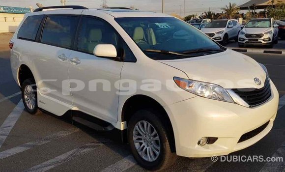 Buy Import Toyota Sienna White Car in Import - Dubai in Enga Buy Import Toyota Sienna White Car in Import - Dubai in Enga