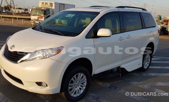 Buy Import Toyota Sienna White Car in Import - Dubai in Enga Buy Import Toyota Sienna White Car in Import - Dubai in Enga