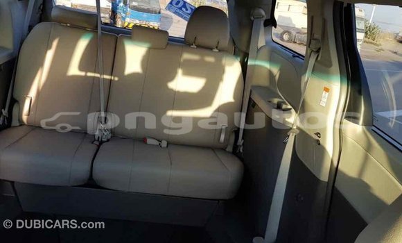 Buy Import Toyota Sienna White Car in Import - Dubai in Enga Buy Import Toyota Sienna White Car in Import - Dubai in Enga