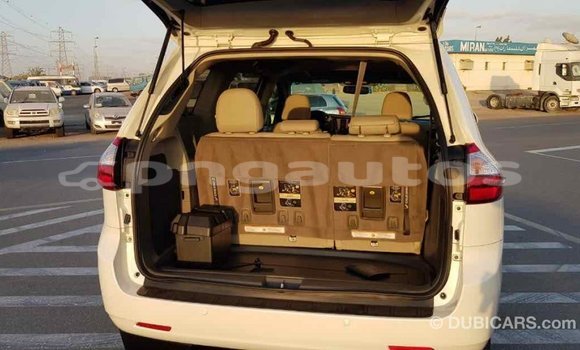Buy Import Toyota Sienna White Car in Import - Dubai in Enga Buy Import Toyota Sienna White Car in Import - Dubai in Enga