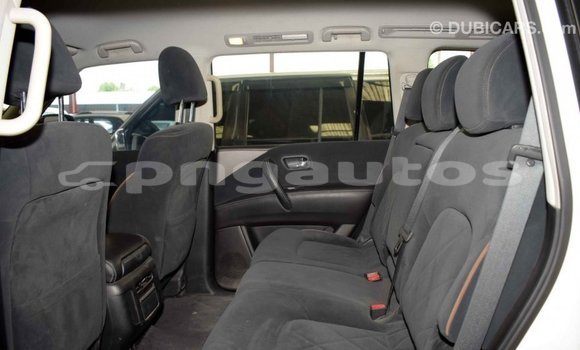 Buy Import Nissan Patrol White Car in Import - Dubai in Enga Buy Import Nissan Patrol White Car in Import - Dubai in Enga