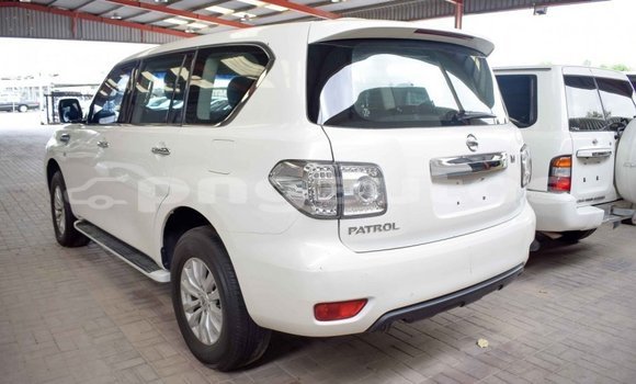 Buy Import Nissan Patrol White Car in Import - Dubai in Enga Buy Import Nissan Patrol White Car in Import - Dubai in Enga