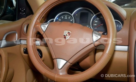 Buy Import Porsche Cayenne Green Car in Import - Dubai in Enga Buy Import Porsche Cayenne Green Car in Import - Dubai in Enga