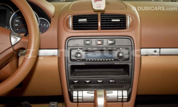 Buy Import Porsche Cayenne Green Car in Import - Dubai in Enga Buy Import Porsche Cayenne Green Car in Import - Dubai in Enga