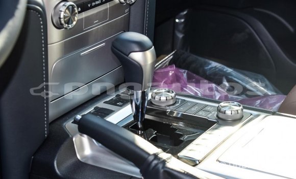 Acheter Import Voiture Toyota Land Cruiser Blanc à Import - Dubai, Enga Acheter Import Voiture Toyota Land Cruiser Blanc à Import - Dubai, Enga