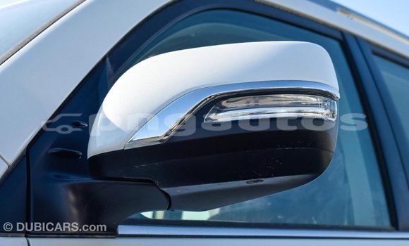Acheter Import Voiture Toyota Land Cruiser Blanc à Import - Dubai, Enga Acheter Import Voiture Toyota Land Cruiser Blanc à Import - Dubai, Enga