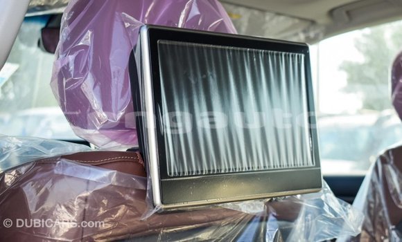 Acheter Import Voiture Toyota Land Cruiser Blanc à Import - Dubai, Enga Acheter Import Voiture Toyota Land Cruiser Blanc à Import - Dubai, Enga