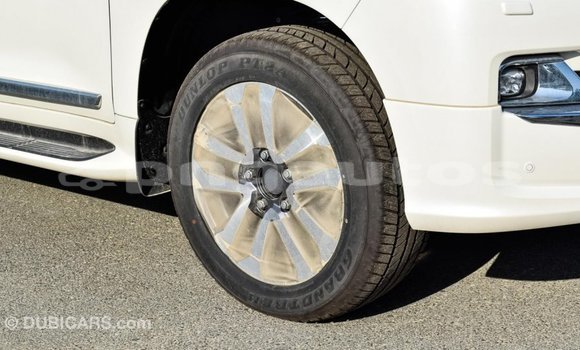 Acheter Import Voiture Toyota Land Cruiser Blanc à Import - Dubai, Enga Acheter Import Voiture Toyota Land Cruiser Blanc à Import - Dubai, Enga