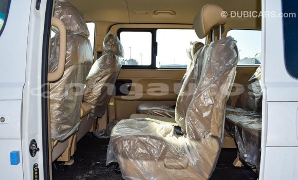 Acheter Import Voiture Hyundai Accent Blanc à Import - Dubai, Enga Acheter Import Voiture Hyundai Accent Blanc à Import - Dubai, Enga