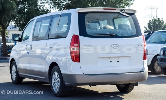 Acheter Import Voiture Hyundai Accent Blanc à Import - Dubai, Enga Acheter Import Voiture Hyundai Accent Blanc à Import - Dubai, Enga