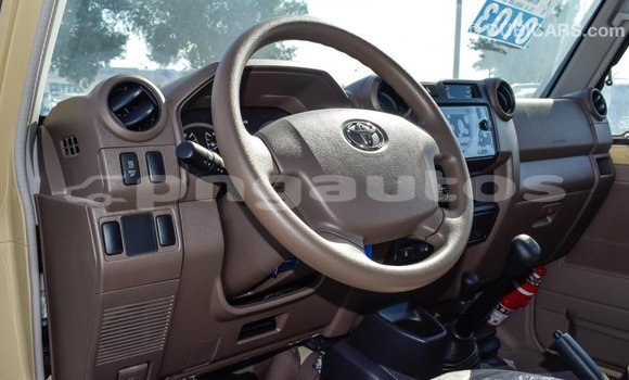 Buy Import Toyota Land Cruiser Beige Car in Import - Dubai in Enga Buy Import Toyota Land Cruiser Beige Car in Import - Dubai in Enga