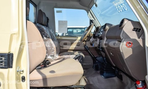 Buy Import Toyota Land Cruiser Beige Car in Import - Dubai in Enga Buy Import Toyota Land Cruiser Beige Car in Import - Dubai in Enga