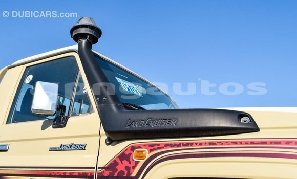 Buy Import Toyota Land Cruiser Beige Car in Import - Dubai in Enga Buy Import Toyota Land Cruiser Beige Car in Import - Dubai in Enga