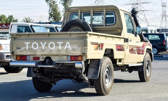 Buy Import Toyota Land Cruiser Beige Car in Import - Dubai in Enga Buy Import Toyota Land Cruiser Beige Car in Import - Dubai in Enga