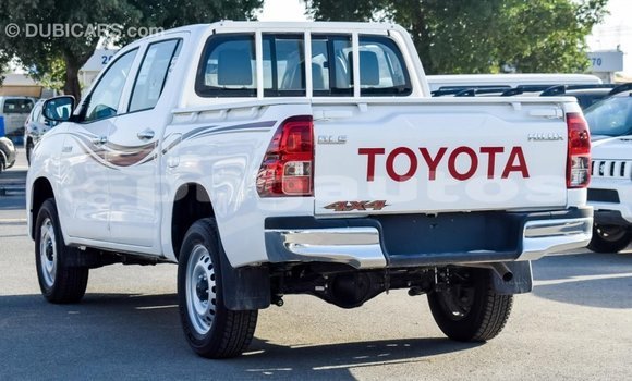 Buy Import Toyota Hilux White Car in Import - Dubai in Enga Buy Import Toyota Hilux White Car in Import - Dubai in Enga