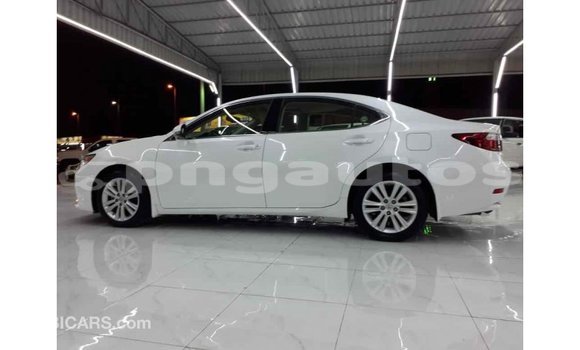 Buy Import Lexus ES White Car in Import - Dubai in Enga Buy Import Lexus ES White Car in Import - Dubai in Enga
