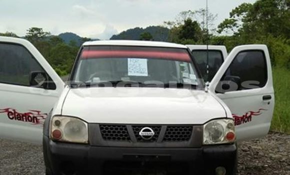 Acheter Occasion Voiture Nissan Navara Blanc à Port Moresby, National Capital District Acheter Occasion Voiture Nissan Navara Blanc à Port Moresby, National Capital District