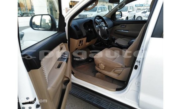 Buy Import Toyota Fortuner White Car in Import - Dubai in Enga Buy Import Toyota Fortuner White Car in Import - Dubai in Enga