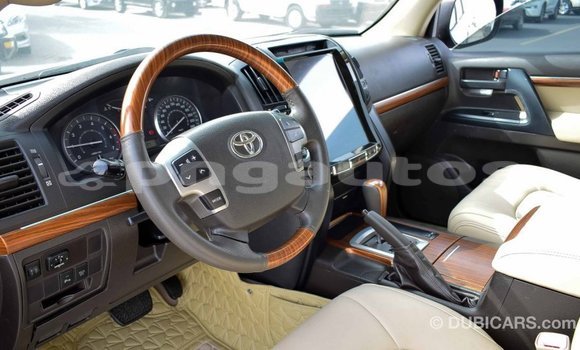 Buy Import Toyota Land Cruiser Other Car in Import - Dubai in Enga Buy Import Toyota Land Cruiser Other Car in Import - Dubai in Enga